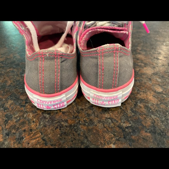 Girls converse - Picture 3 of 6